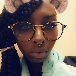 Meet your Posher, Tay